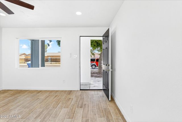 6624 W Columbus Avenue, Phoenix, AZ 85033