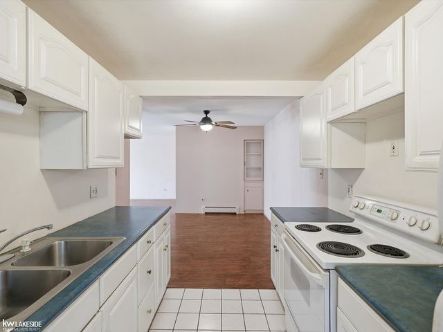 21382 Beaconsfield Street, St Clair Shores, MI 48080