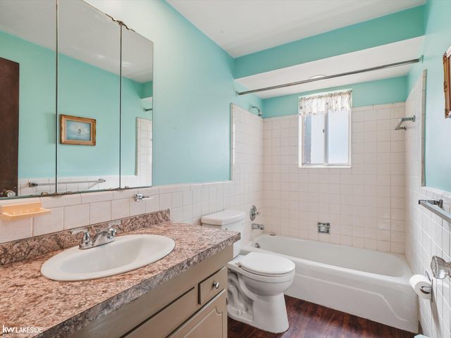 21382 Beaconsfield Street, St Clair Shores, MI 48080