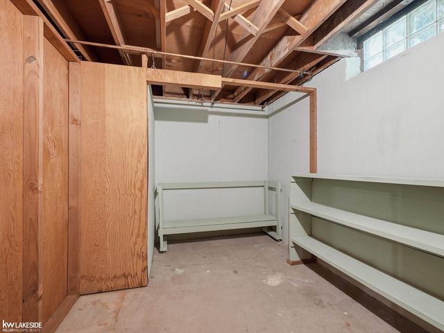 21382 Beaconsfield Street, St Clair Shores, MI 48080