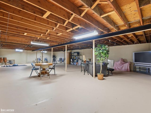 21382 Beaconsfield Street, St Clair Shores, MI 48080