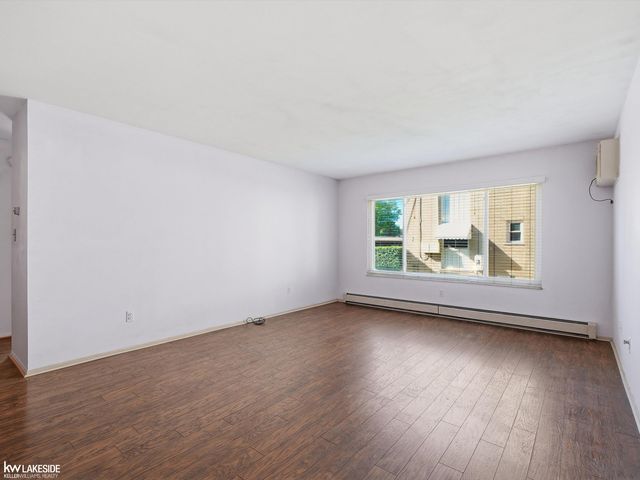 21382 Beaconsfield Street, St Clair Shores, MI 48080