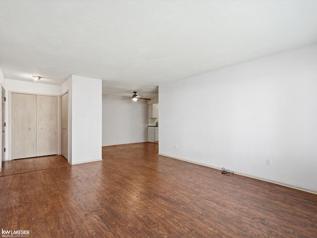 21382 Beaconsfield Street, St Clair Shores, MI 48080