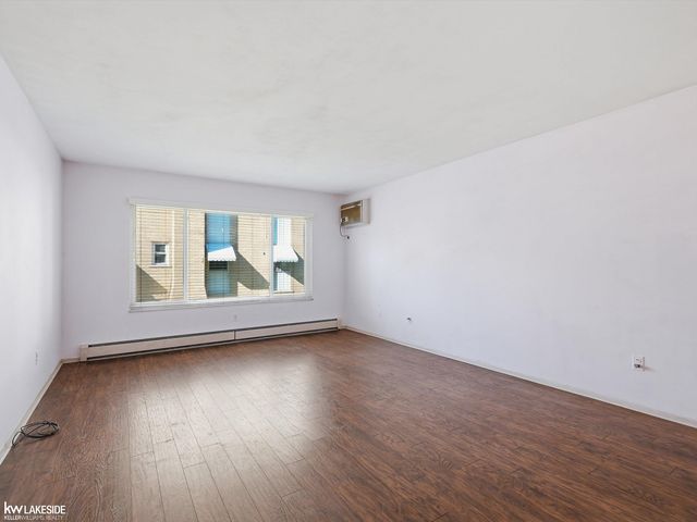 21382 Beaconsfield Street, St Clair Shores, MI 48080