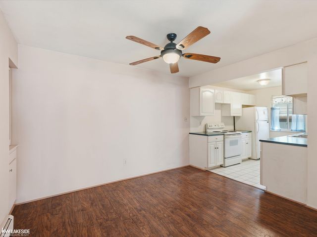 21382 Beaconsfield Street, St Clair Shores, MI 48080