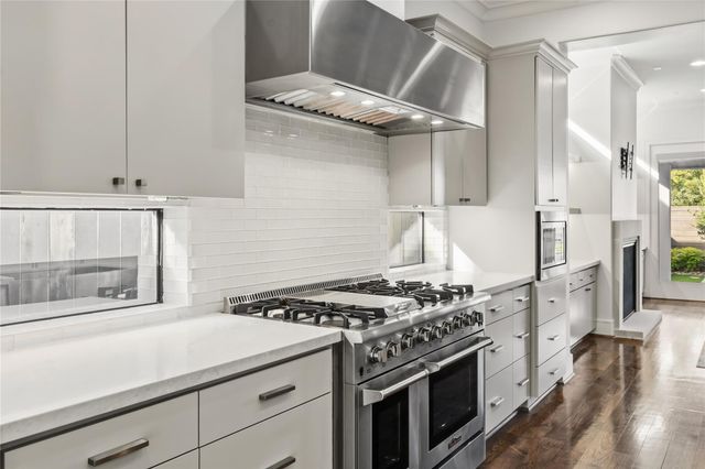 6011 Burgoyne Road A, Houston, TX 77057