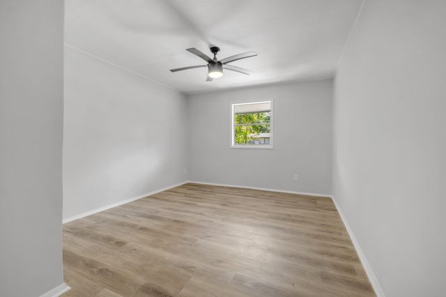 319 Meadowbrook Lane, Tallahassee, FL 32304