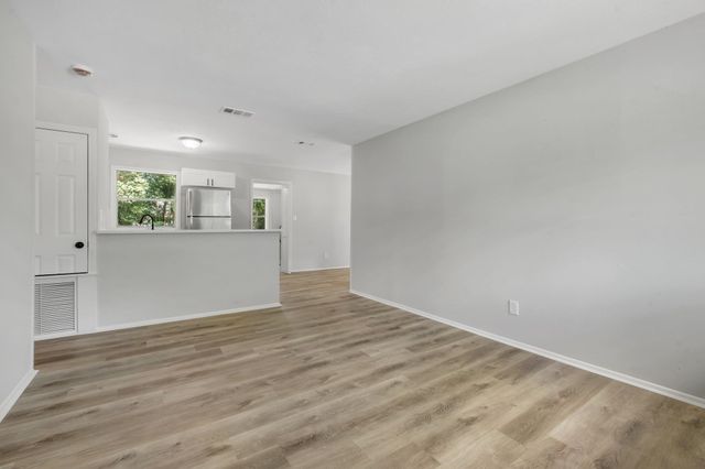 319 Meadowbrook Lane, Tallahassee, FL 32304
