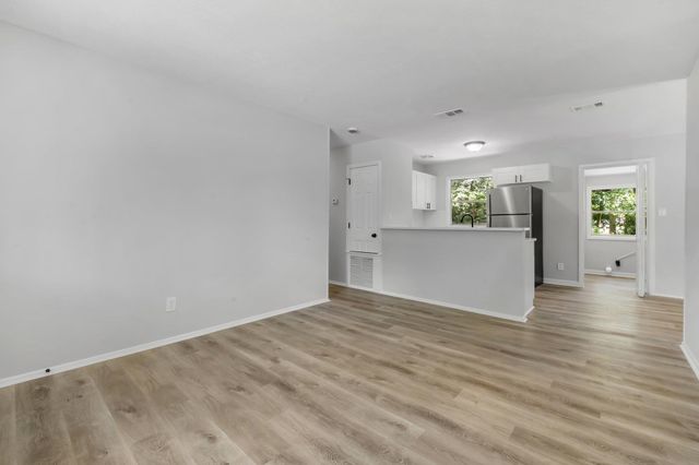 319 Meadowbrook Lane, Tallahassee, FL 32304