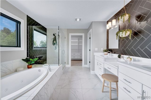 7424 Jewett Holmwood Road, Orchard Park, NY 14127