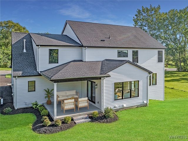 7424 Jewett Holmwood Road, Orchard Park, NY 14127