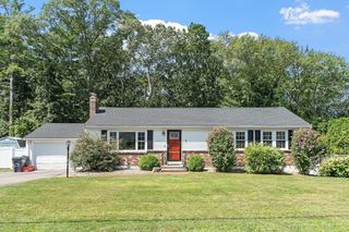 5 Dartmouth Dr, Milford, MA 01757