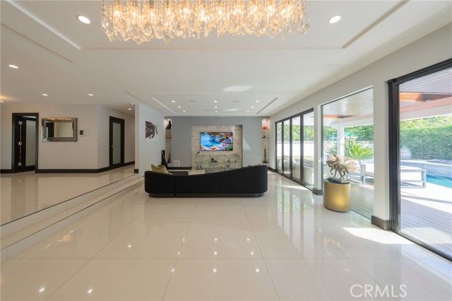 18720 San Fernando Mission, Porter Ranch (los Angeles), CA 91326