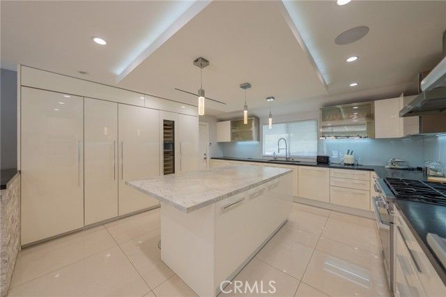 18720 San Fernando Mission, Porter Ranch (los Angeles), CA 91326