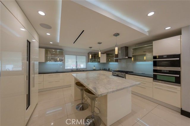 18720 San Fernando Mission, Porter Ranch (los Angeles), CA 91326