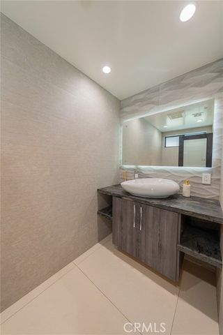 18720 San Fernando Mission, Porter Ranch (los Angeles), CA 91326