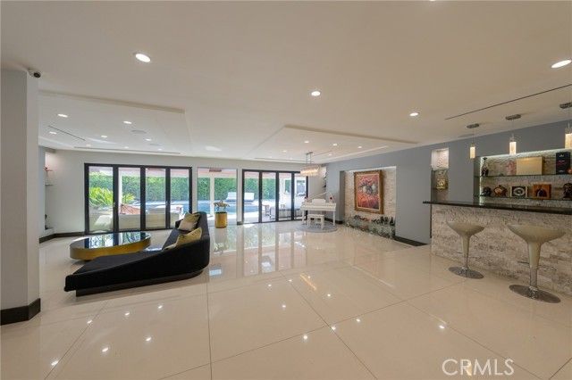 18720 San Fernando Mission, Porter Ranch (los Angeles), CA 91326