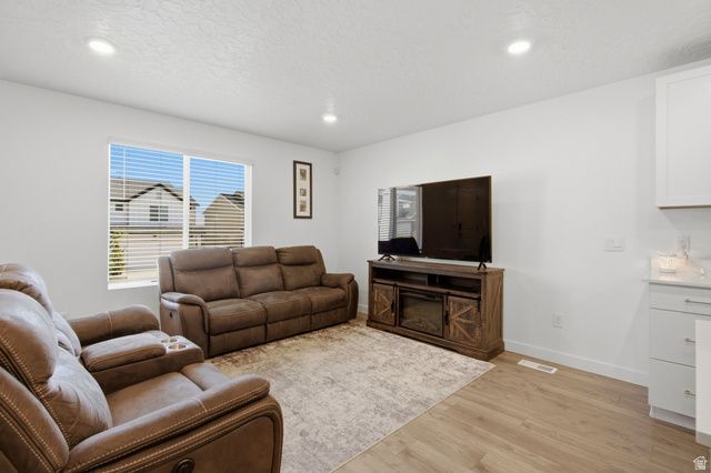 8585 W BOWIE DR, Magna, UT 84044