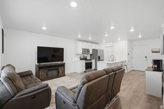 8585 W BOWIE DR, Magna, UT 84044