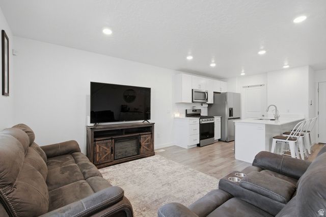 8585 W BOWIE DR, Magna, UT 84044