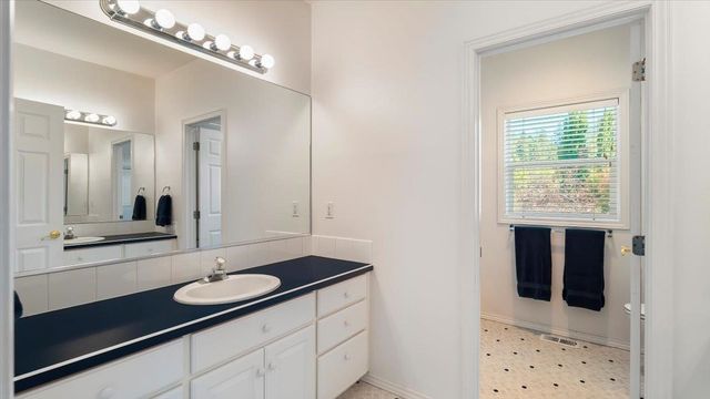 16815 N Greenbluff Rd, Colbert, WA 99005