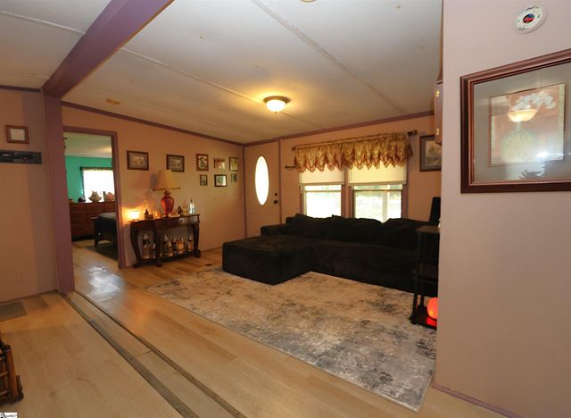 251 Crenshaw Road, Cowpens, SC 29330