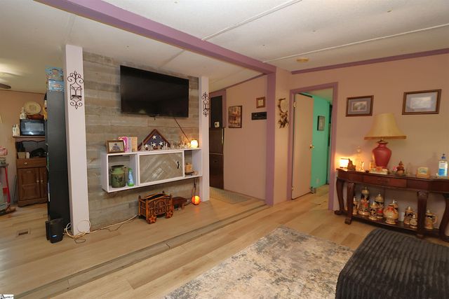 251 Crenshaw Road, Cowpens, SC 29330