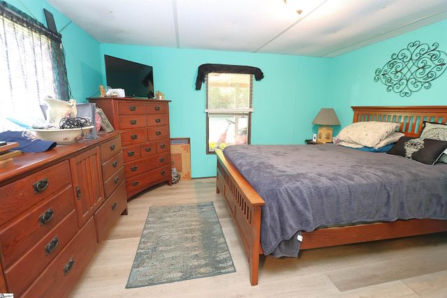 251 Crenshaw Road, Cowpens, SC 29330