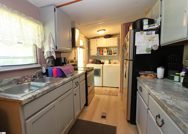 251 Crenshaw Road, Cowpens, SC 29330