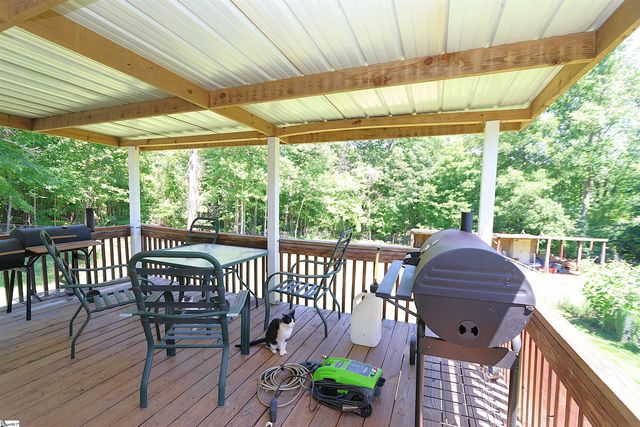 251 Crenshaw Road, Cowpens, SC 29330