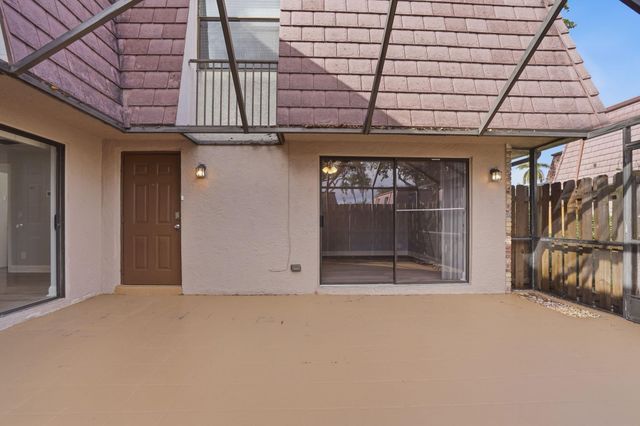 7600 Courtyard Run, Boca Raton, FL 33433