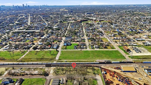 2203 Semmes Street, Houston, TX 77026