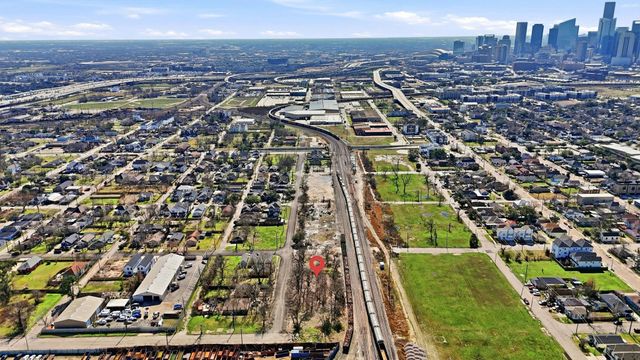 2203 Semmes Street, Houston, TX 77026