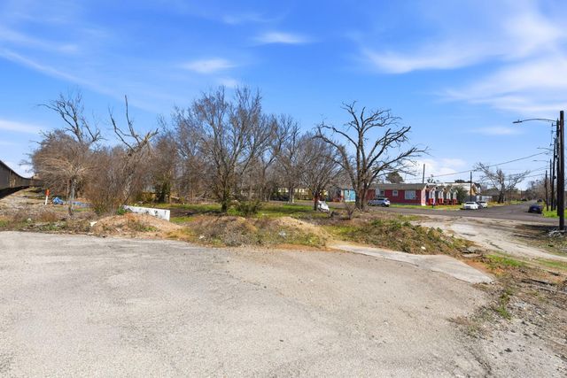 2203 Semmes Street, Houston, TX 77026