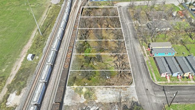 2203 Semmes Street, Houston, TX 77026