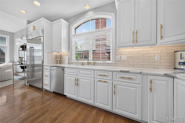 568 Upper Conway Circle, Chesterfield, MO 63017