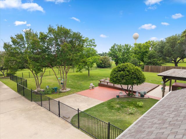 10612 Live Oak Drive, Forney, TX 75126