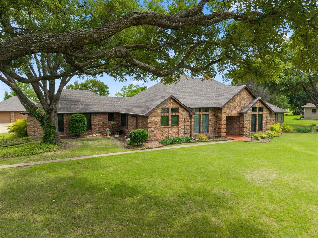 10612 Live Oak Drive, Forney, TX 75126