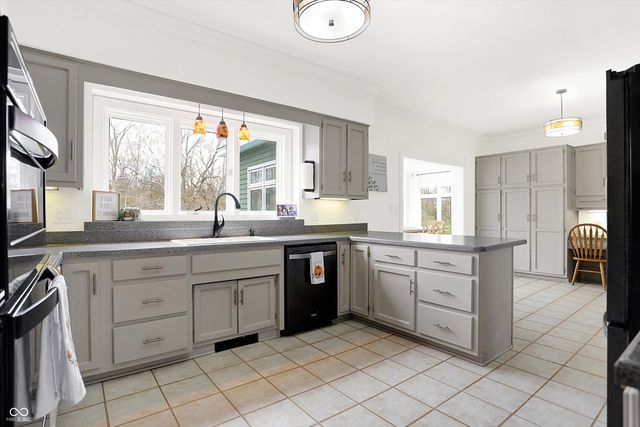 7082 Tremont Drive, Bargersville, IN 46106