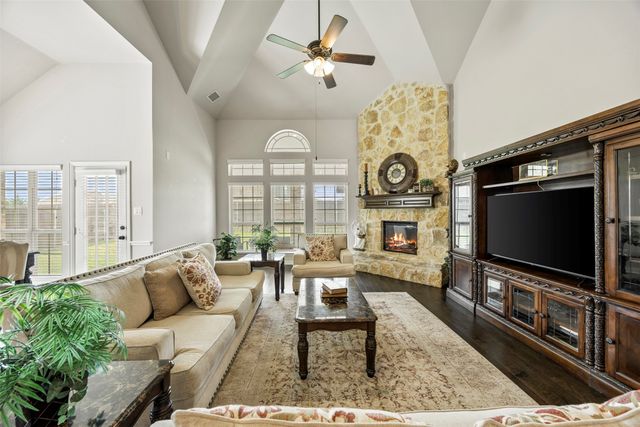 1515 Spring Hill Drive, Cedar Hill, TX 75104