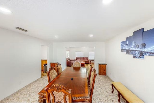 6223 TRAVIS BOULEVARD, Tampa, FL 33610