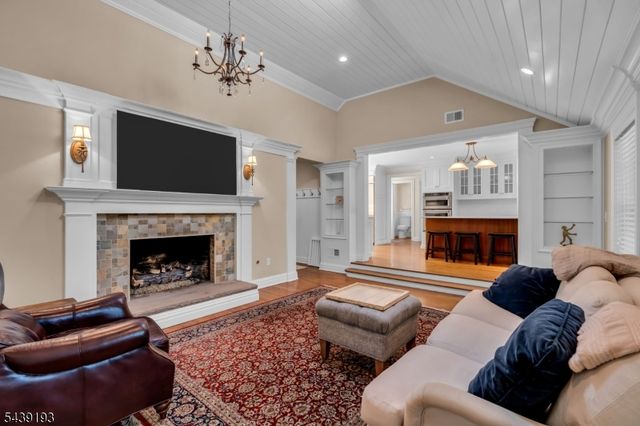 15 Mountainview, Mountainside Boro, NJ 07092