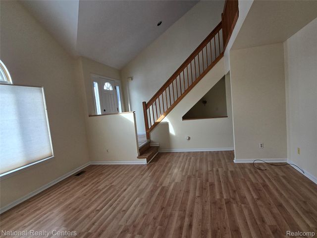 2727 Riverside Drive, Waterford Charter Township, MI 48329