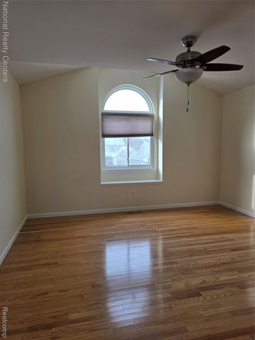 2727 Riverside Drive, Waterford Charter Township, MI 48329