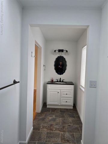 2727 Riverside Drive, Waterford Charter Township, MI 48329