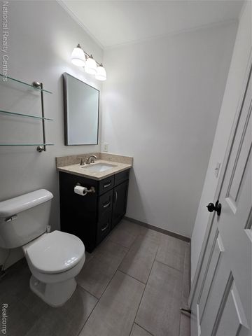 2727 Riverside Drive, Waterford Charter Township, MI 48329