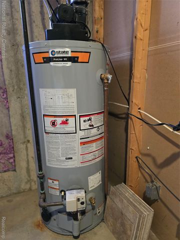 2727 Riverside Drive, Waterford Charter Township, MI 48329