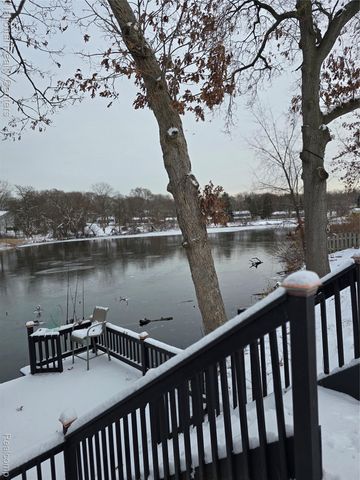 2727 Riverside Drive, Waterford Charter Township, MI 48329