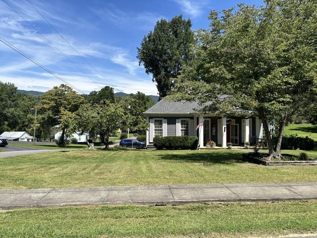 55 Aquone Road, Andrews, NC 28901