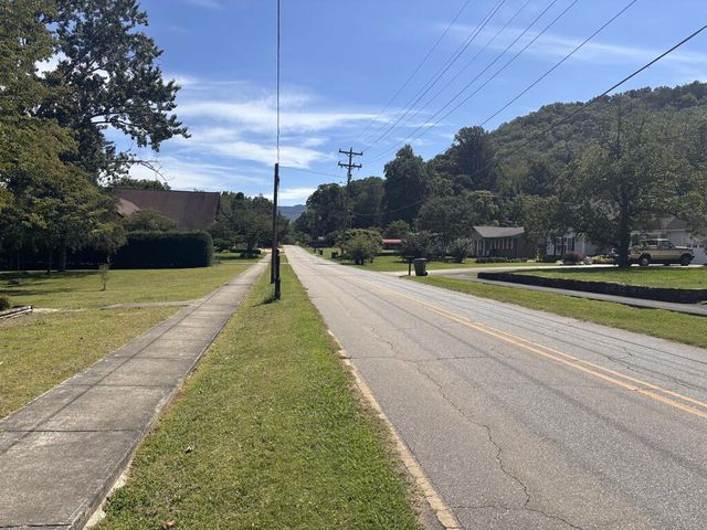 55 Aquone Road, Andrews, NC 28901